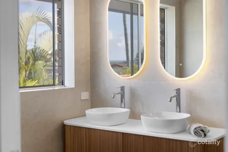 Property photo of 2/11 Echuca Crescent Banora Point NSW 2486