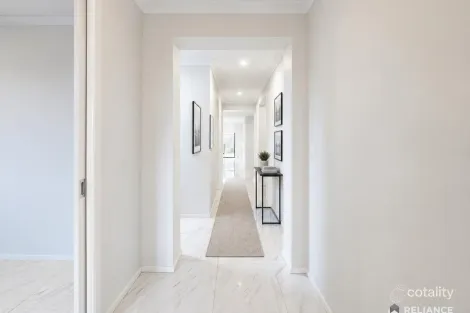 Property photo of 5 Noyce Way Rockbank VIC 3335