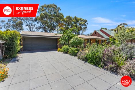 8 Deakin Dr, Flora Hill, VIC 3550