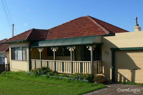 Property photo of 32 St Cloud Crescent Lake Heights NSW 2502