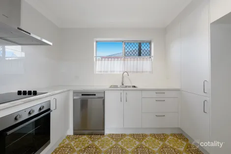 Property photo of 1/27 Thorpe Street Balmoral QLD 4171