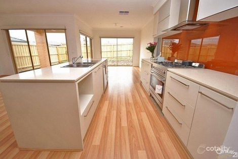 Property photo of 35 Ellaroo Circuit Clyde North VIC 3978