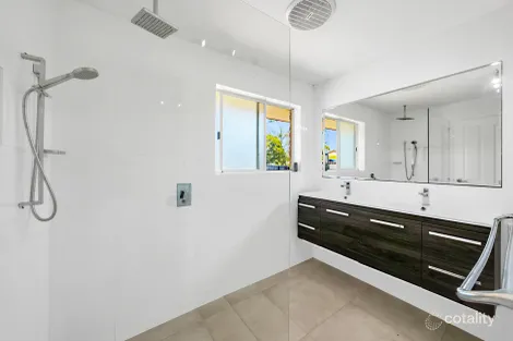 Property photo of 36 Stretton Drive Helensvale QLD 4212