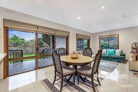 Property photo of 39 Daniel Solander Drive Endeavour Hills VIC 3802