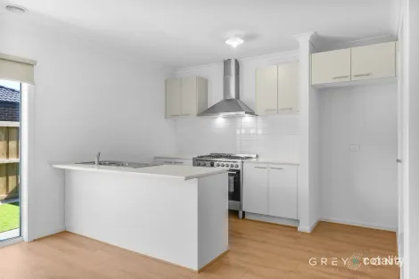 Property photo of 6 Distaff Way Rockbank VIC 3335