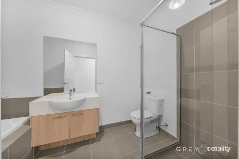 Property photo of 6 Distaff Way Rockbank VIC 3335