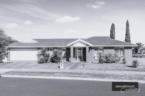 Property photo of 1 Girraween Place Caroline Springs VIC 3023