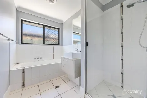 Property photo of 51 Bunya Court Eli Waters QLD 4655