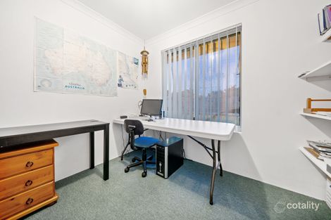 Property photo of 18 Forkleaf Bend Banksia Grove WA 6031
