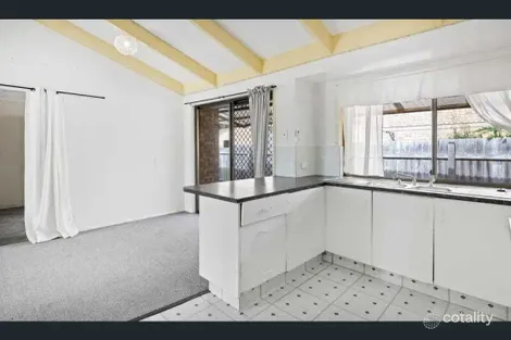 Property photo of 2/2 Ash Court Arundel QLD 4214