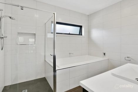 Property photo of 1/37 Sladen Street Hamlyn Heights VIC 3215