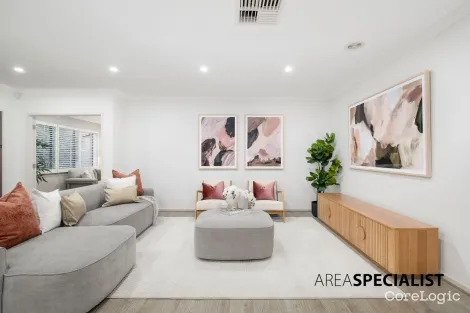 Property photo of 18 Flowerbloom Crescent Clyde North VIC 3978