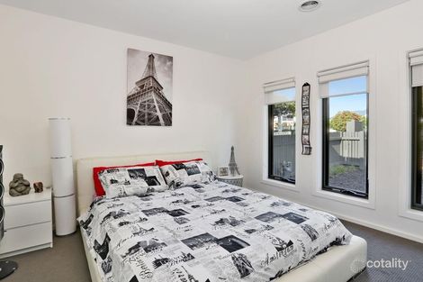Property photo of 1/37 Sladen Street Hamlyn Heights VIC 3215