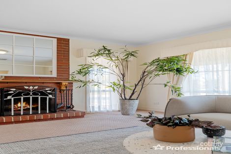 Property photo of 10 Madison Close Taylors Lakes VIC 3038