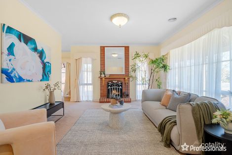 Property photo of 10 Madison Close Taylors Lakes VIC 3038