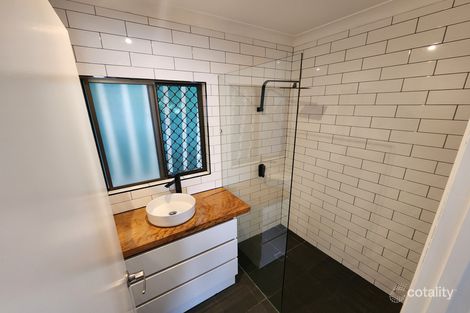Property photo of 37 Sunbird Avenue Paradise Point QLD 4216