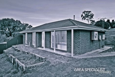 Property photo of 1 Earle Close Pakenham VIC 3810