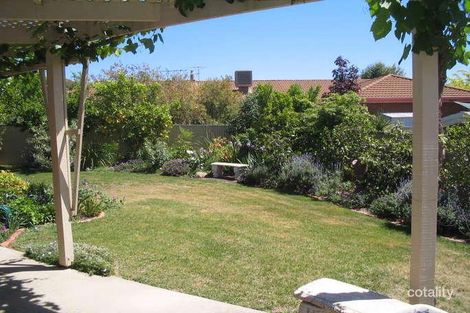 Property photo of 5 Central Place Wodonga VIC 3690