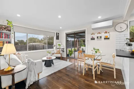 Property photo of 2/2 Lance Road Bayswater VIC 3153