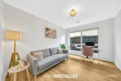 Property photo of 33 Kiama Street Officer VIC 3809
