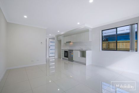 Property photo of 2/47 Wright Crescent Flinders View QLD 4305