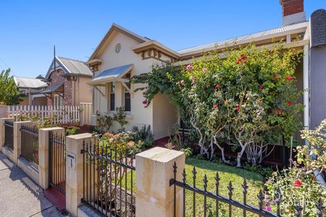 4 Moir St, Perth, WA 6000