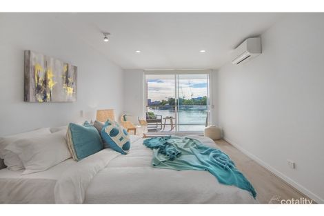 Property photo of 3/8 Sandford Street St Lucia QLD 4067