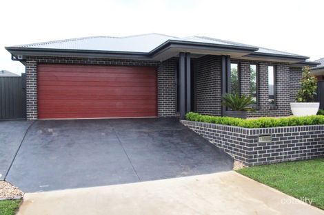 17 BECKHAM ST, SPRING FARM, NSW 2570
