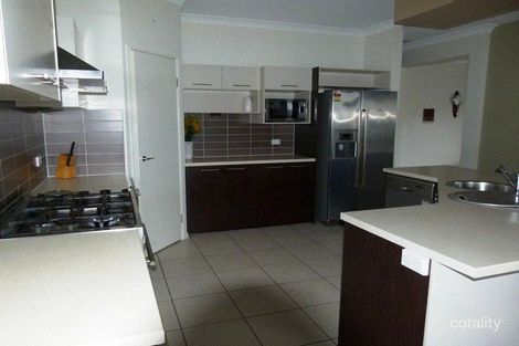 Property photo of 39 Highcrest Circuit Molendinar QLD 4214