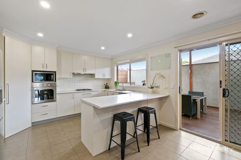 Property photo of 2 Lancaster Road Mooroolbark VIC 3138