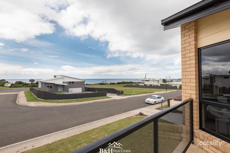 Property photo of 22 Oceanside Boulevard Sulphur Creek TAS 7316