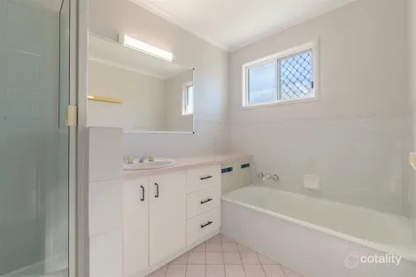 Property photo of 4 Cooloola Close South Gladstone QLD 4680