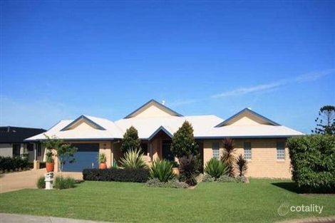 17 Lake Edgecombe Cl, Junction Hill, NSW 2460