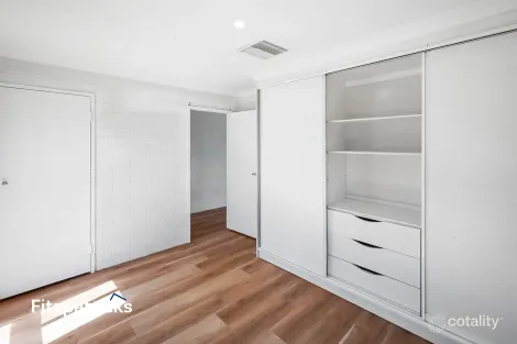 Property photo of 5 Derna Place Ashmont NSW 2650