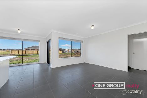 Property photo of 5 Oasis Avenue Mickleham VIC 3064