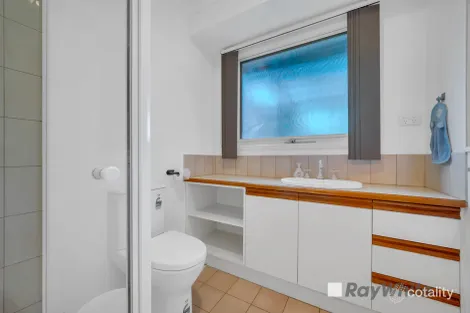 Property photo of 19 Baringa Park Drive Narre Warren South VIC 3805