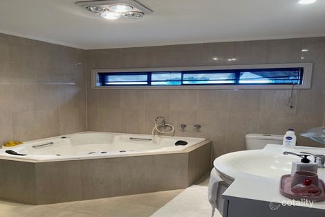 10 Norma Ct, Avondale Heights, VIC 3034