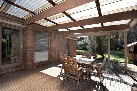 Property photo of 16 Hedgeley Drive Berwick VIC 3806