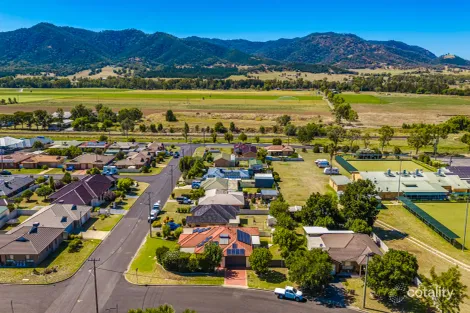 Property photo of 2 Grevillea Crescent Kootingal NSW 2352