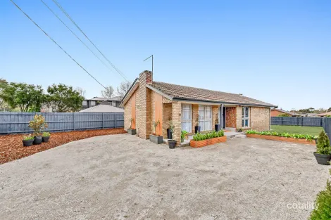 24 RUSSELL ST, CRANBOURNE, VIC 3977