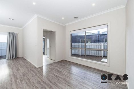 Property photo of 3/10 Erindale Avenue Deer Park VIC 3023