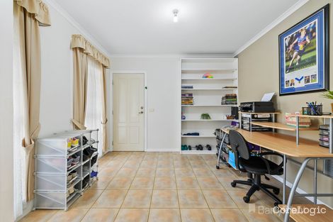 Property photo of 12 Harrowgate Court Brookfield VIC 3338