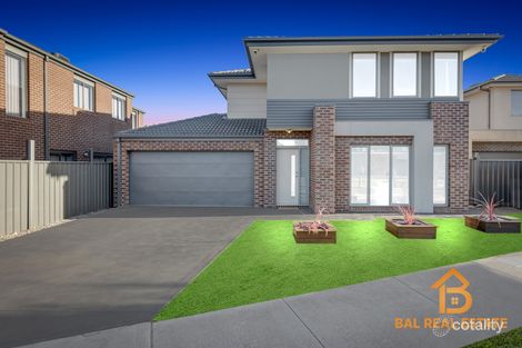 Property photo of 32 Risdon Circuit Tarneit VIC 3029