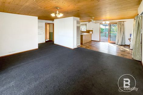 Property photo of 10 Owen Court Sebastopol VIC 3356