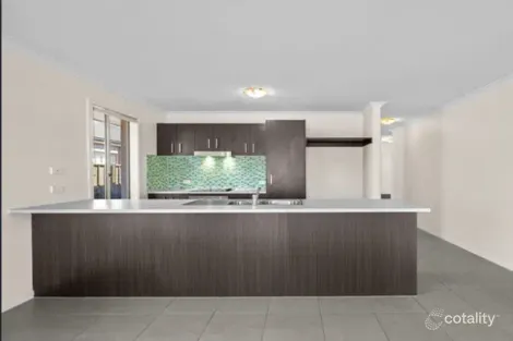 Property photo of 15 Marble Drive Cobblebank VIC 3338