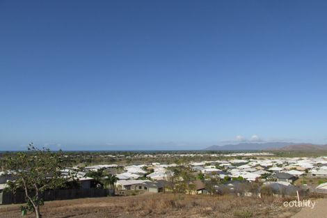 72 Hillock Cres, Bushland Beach, QLD 4818