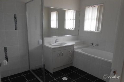 Property photo of 1/9 Affinity Drive Rosenthal Heights QLD 4370