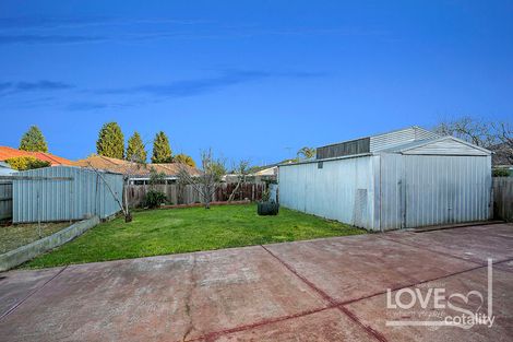 Property photo of 2 Manuka Court Mill Park VIC 3082