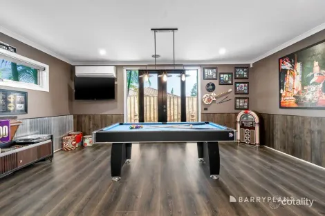 Property photo of 25 Breenview Place Doreen VIC 3754
