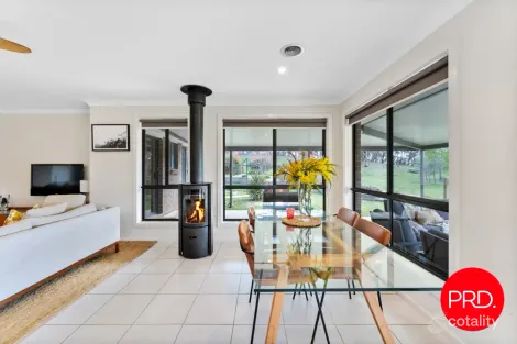 Property photo of 114 Cherry Tree Lane Bungendore NSW 2621